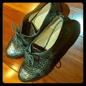 Women's Kenneth Cole Oxford shoes